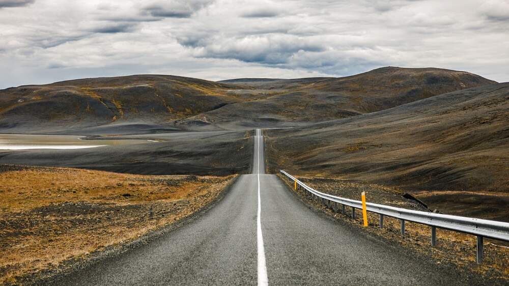 Scopri le strade F in Islanda: date di apertura, itinerari, regole 4x4 e consigli per guadare i fiumi