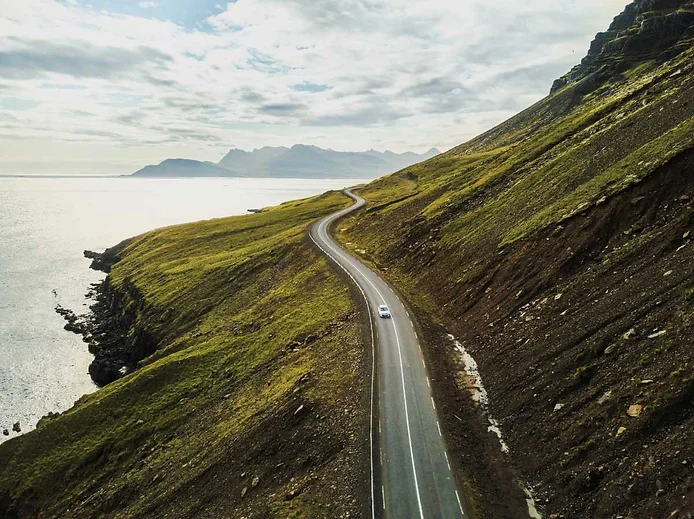 La terra del fuoco e del ghiaccio: Un viaggio su strada in Islanda