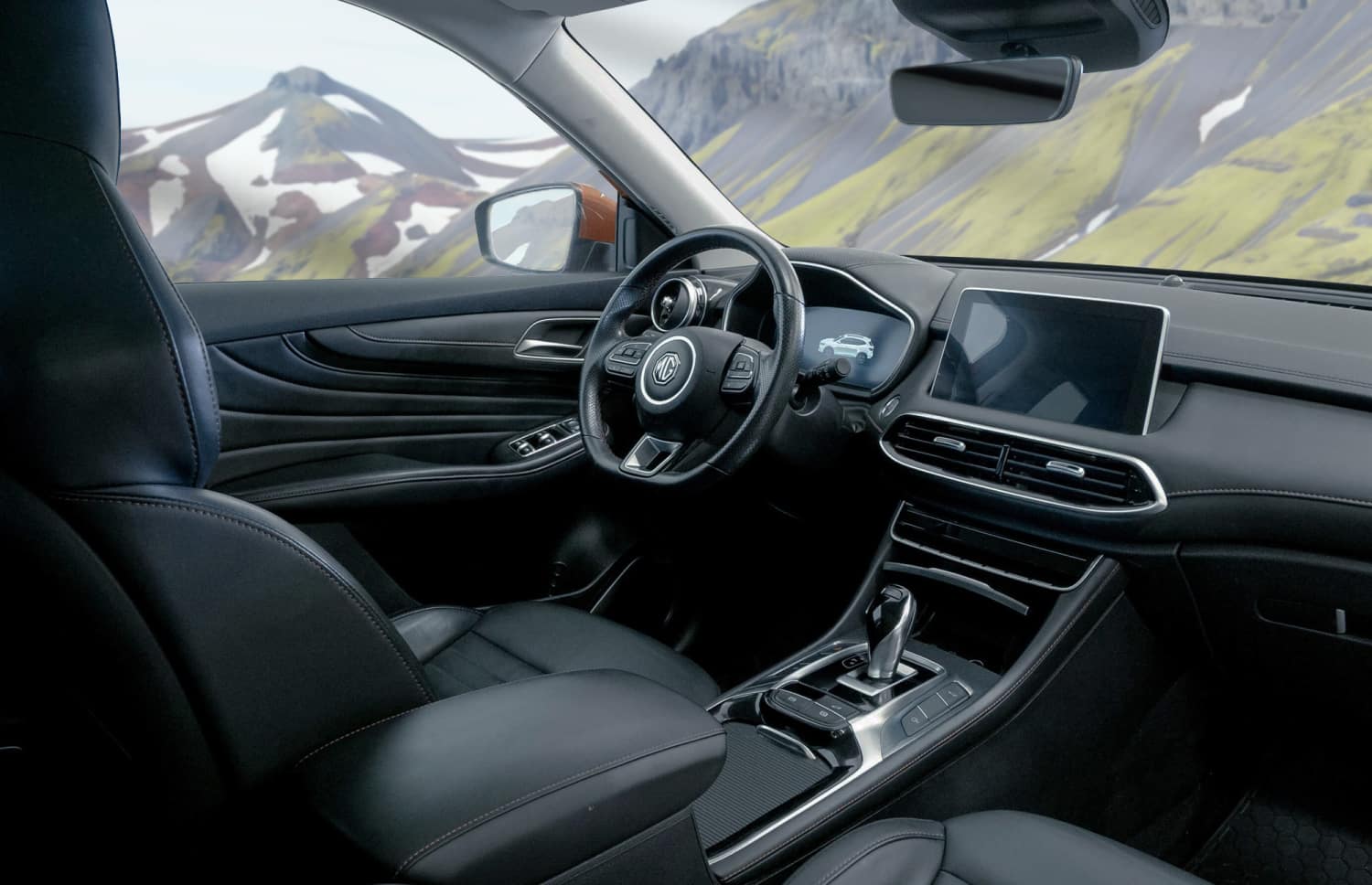 MG EHS. Noleggia questo SUV in Islanda per una guida fluida sulla strada ad anello e nelle strade cittadine, con chilometraggio illimitato e trazione anteriore per diversi tipi di terreno.