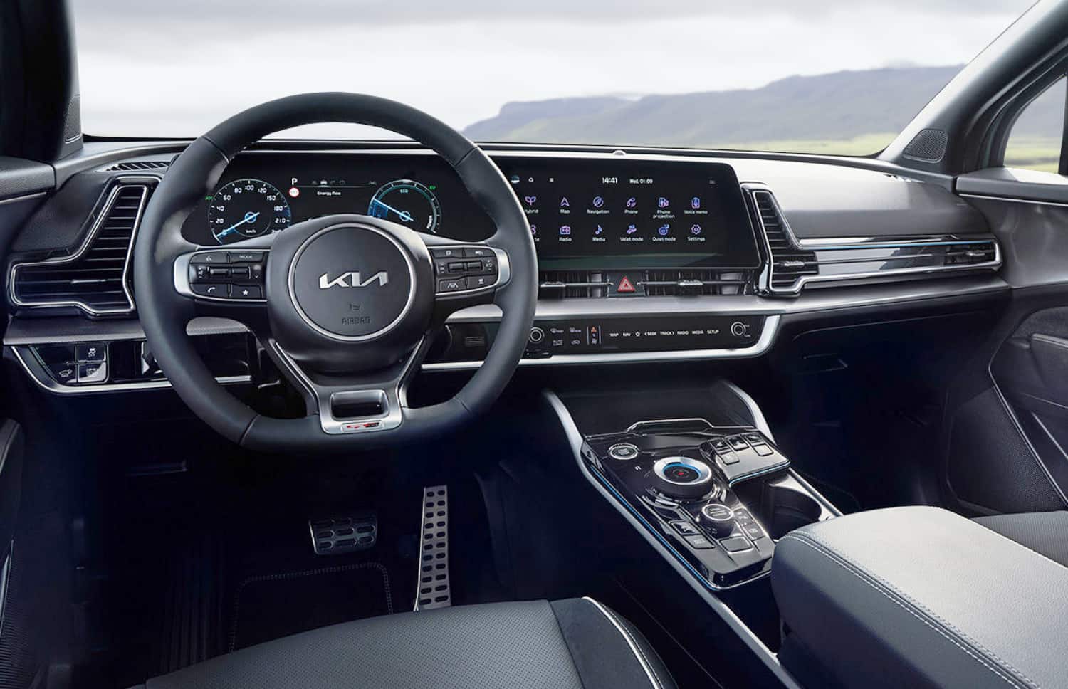 Kia Sportage. Un'auto a noleggio spaziosa in Islanda, progettata per affrontare il clima islandese e percorrere le strade sterrate con il massimo comfort, offrendo ampio spazio per passeggeri e bagagli.