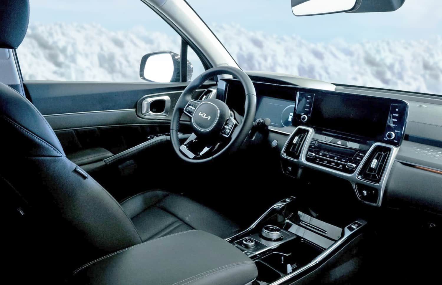 Kia Sorento. Un veicolo a noleggio 4x4 spazioso e affidabile in Islanda, progettato per una guida fluida su strade sterrate, percorsi F e terreni all’aperto, con ampio spazio per passeggeri e bagagli.