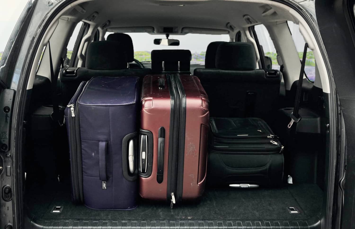 Toyota Land Cruiser 150. Una delle migliori opzioni di noleggio 4x4 in Islanda, progettato per affrontare le strade F, le strade degli altopiani e i terreni sterrati più difficili, con trazione integrale e chilometraggio illimitato.