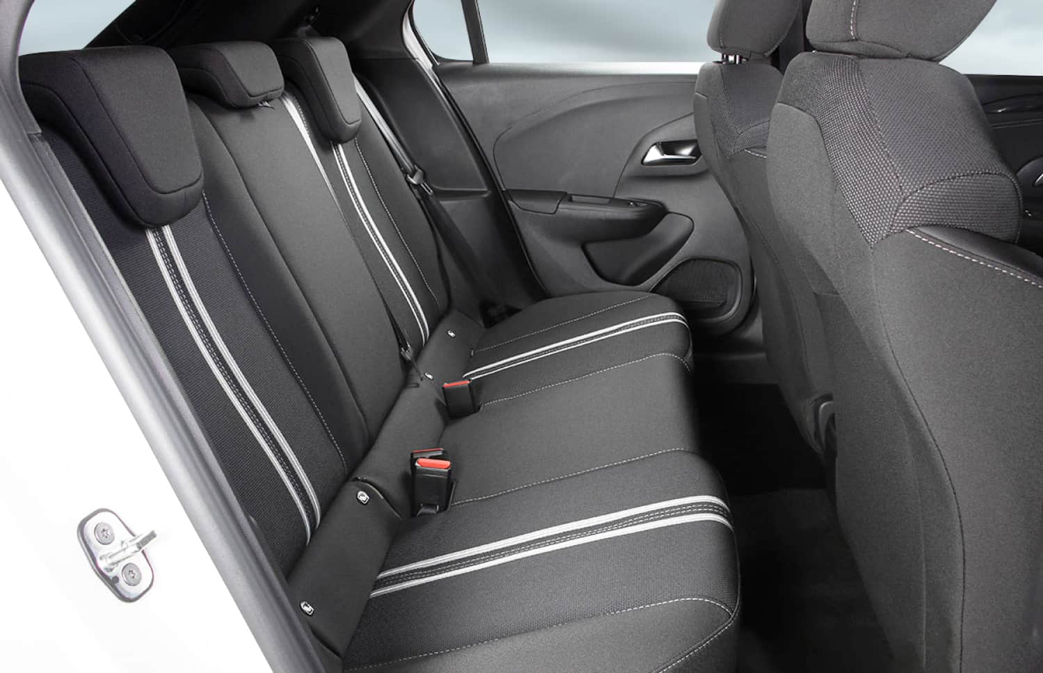 Opel Corsa elettrica blu con cambio automatico, 4 posti, auto ecologica con USB, Bluetooth e sedili riscaldati in Islanda.